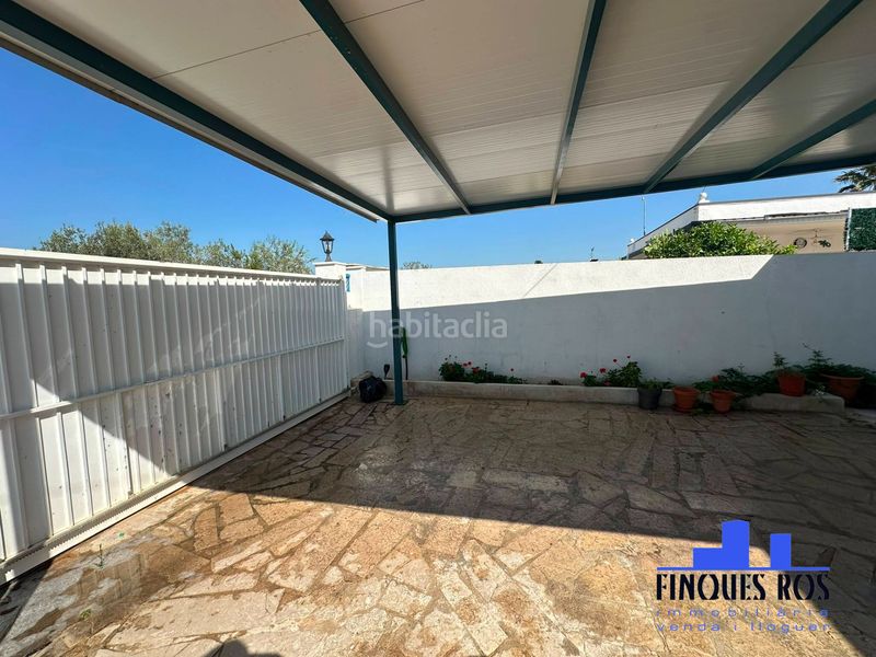 Foto f234ae6d-8060-4175-96d1-80f30298e5e4. Xalet amb xemeneia calefacció aparcament piscina a Vinaròs