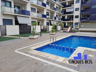 Affitto Appartamento in Casco Urbano. Piso con parking y piscina comunitaria