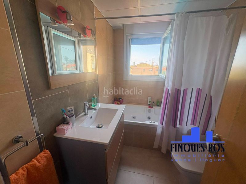 Foto 9f3b7a43-936f-4a5d-be4a-e954376e0901. Casa adossada amb aparcament piscina a Boverals-Saldonar Vinaròs