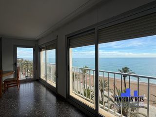 Etagenwohnung in Casco Urbano. Piso en el paseo maritimo en venta
