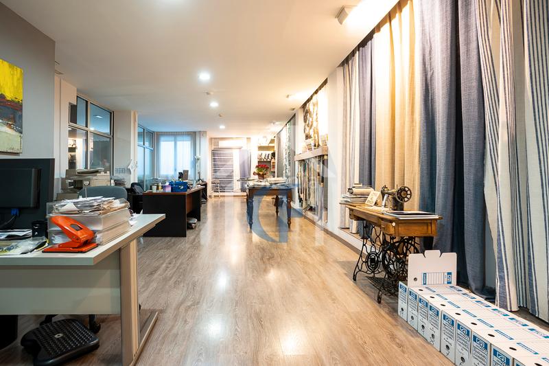 Foto 52d62c1d-1a38-4919-b892-2e3cbe20f4c9. Local comercial a carrer de casp 144 a Fort Pienc Barcelona