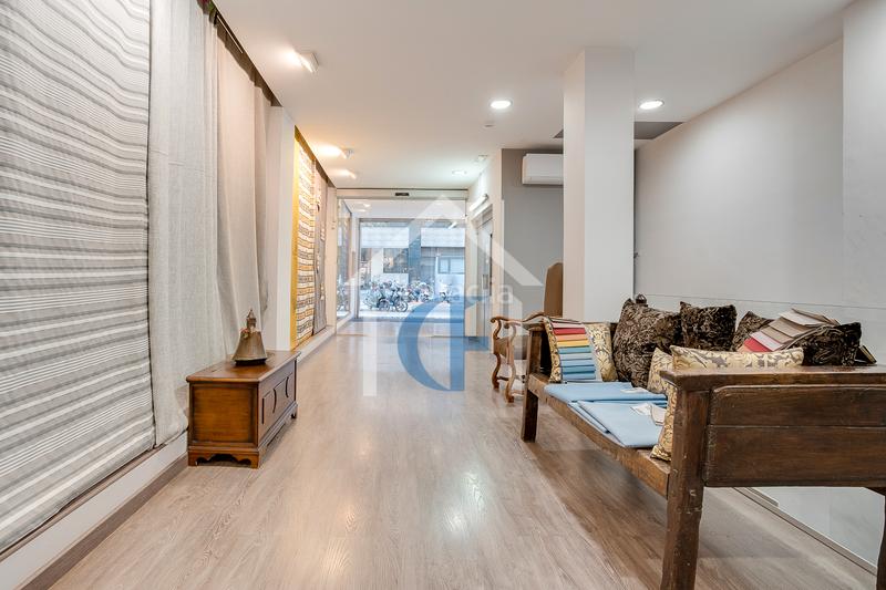 Foto 542c1b54-96f8-479c-9864-b614784160d2. Local comercial a carrer de casp 144 a Fort Pienc Barcelona