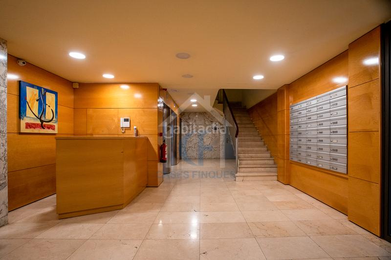 Foto 018ad362-6289-4e6c-8acc-183220a00cac. Piso  luminoso y reformado, con distribución funcional y acabados de primera calidad listo para entrar a vivir en Barcelona