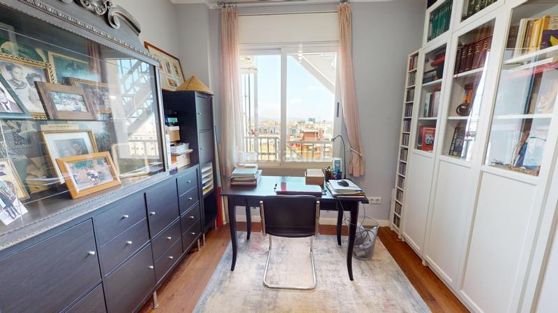 Foto 04d0c79d-5242-41f1-9b07-7f1d5e968619. Piso  luminoso y reformado, con distribución funcional y acabados de primera calidad listo para entrar a vivir en Barcelona