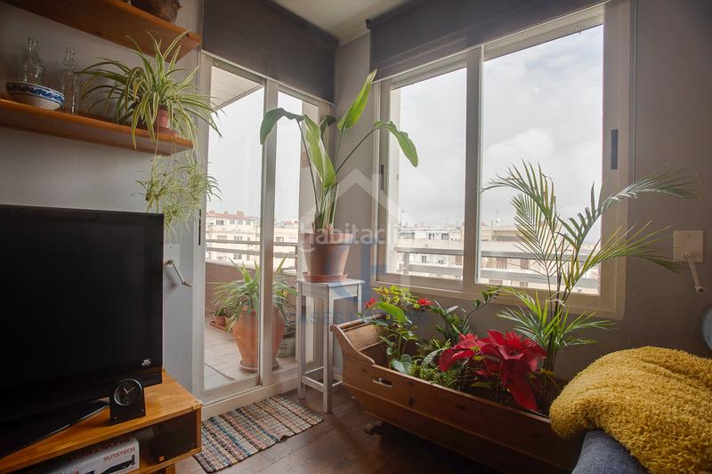 Foto 6e2760b0-b3e1-4783-9158-5c81d4a7917e. Piso  luminoso y reformado, con distribución funcional y acabados de primera calidad listo para entrar a vivir en Barcelona