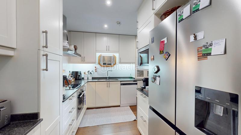 Foto bc4b3b4f-faa3-4aa9-a6f6-73c67a0d6797. Piso  luminoso y reformado, con distribución funcional y acabados de primera calidad listo para entrar a vivir en Barcelona