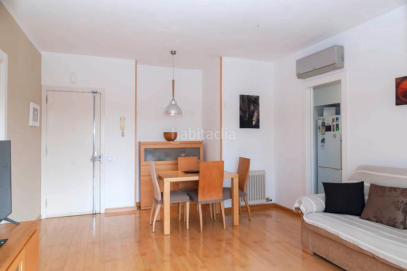 Foto 564dd7e9-6702-403a-a52f-4684a24667b3. Piso acogedora vivienda con encanto, situada en una zona tranquila . dispone de una agradable terraza privada ideal para re en Barcelona