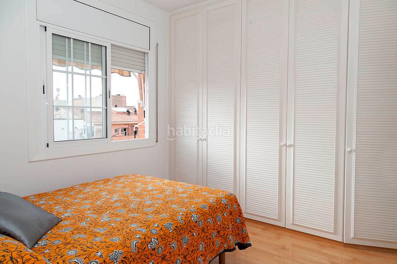 Foto 59d25e52-9119-4ad7-88e7-28fbcde787f0. Piso acogedora vivienda con encanto, situada en una zona tranquila . dispone de una agradable terraza privada ideal para re en Barcelona
