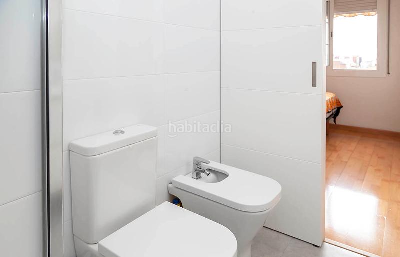 Foto 62194419-bebf-44fd-91bb-8ad48045db1c. Piso acogedora vivienda con encanto, situada en una zona tranquila . dispone de una agradable terraza privada ideal para re en Barcelona