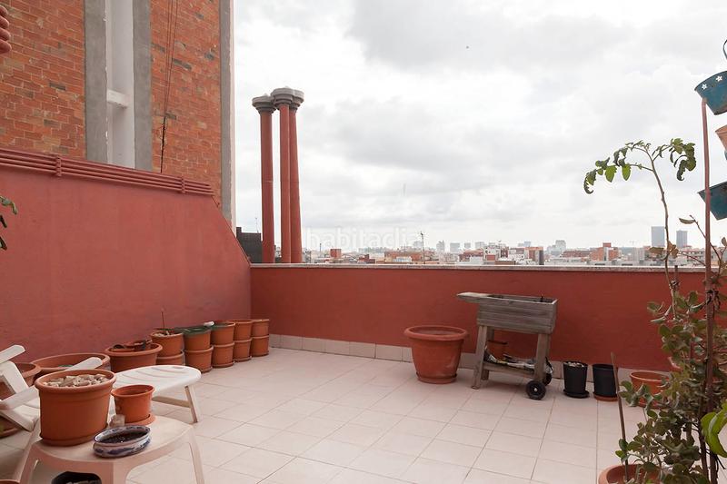 Foto a81ea72a-ba78-4b15-9a92-73177d868937. Piso acogedora vivienda con encanto, situada en una zona tranquila . dispone de una agradable terraza privada ideal para re en Barcelona