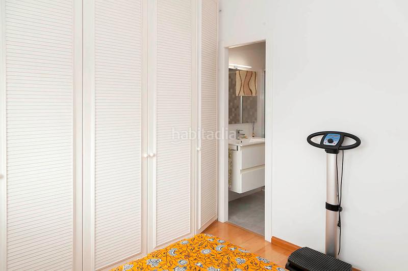 Foto ed7c0b74-69d0-4a02-bd68-7d67705af237. Piso acogedora vivienda con encanto, situada en una zona tranquila . dispone de una agradable terraza privada ideal para re en Barcelona