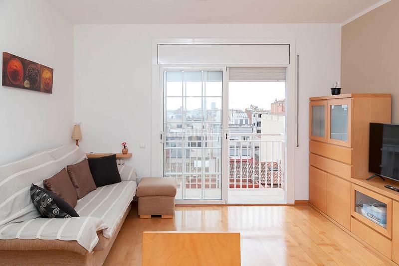 Foto f9fd73e6-712c-4bc6-a28d-132d497d52ef. Piso acogedora vivienda con encanto, situada en una zona tranquila . dispone de una agradable terraza privada ideal para re en Barcelona
