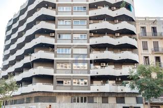 Appartement  Carrer d'aragó. Piso alto y luminoso en aragó con nàpols, con vistas a la sagrad