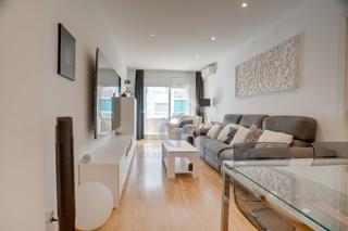 Appartement  Carrer d'aragó. Piso alto y luminoso en aragó con nàpols, con vistas a la sagrad