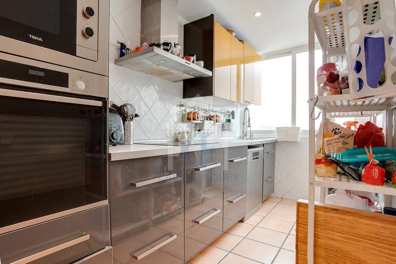 Foto 11d78726-c2f7-4f91-b4e7-f67db107f4bc. Àtic amb calefacció a Llatí Santa Coloma de Gramenet