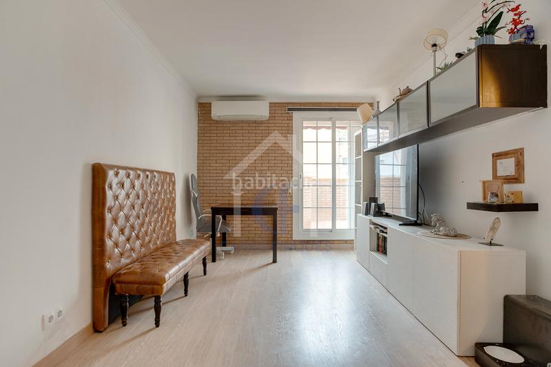 Foto 6ff0a1bd-b23b-4779-9ae3-0bdaf6e455c5. Àtic amb calefacció a Llatí Santa Coloma de Gramenet