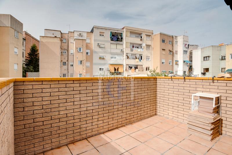 Foto e4c03196-a1af-473f-bca0-3d3daf25b19f. Àtic amb calefacció a Llatí Santa Coloma de Gramenet