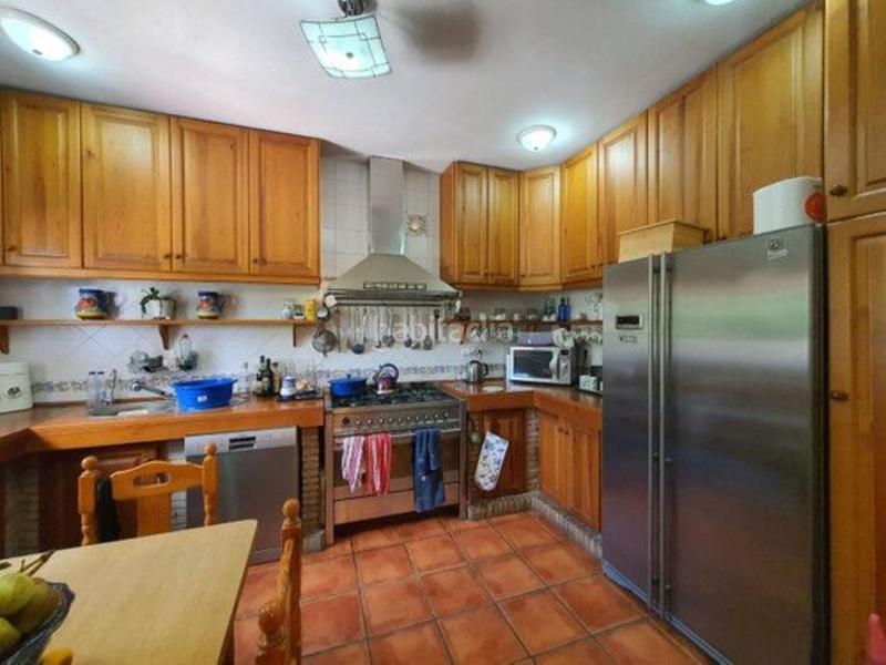 Foto b16d95a1-ba11-4e46-898e-e82e91bf42c0. Masia amb aparcament a Burgo (El)