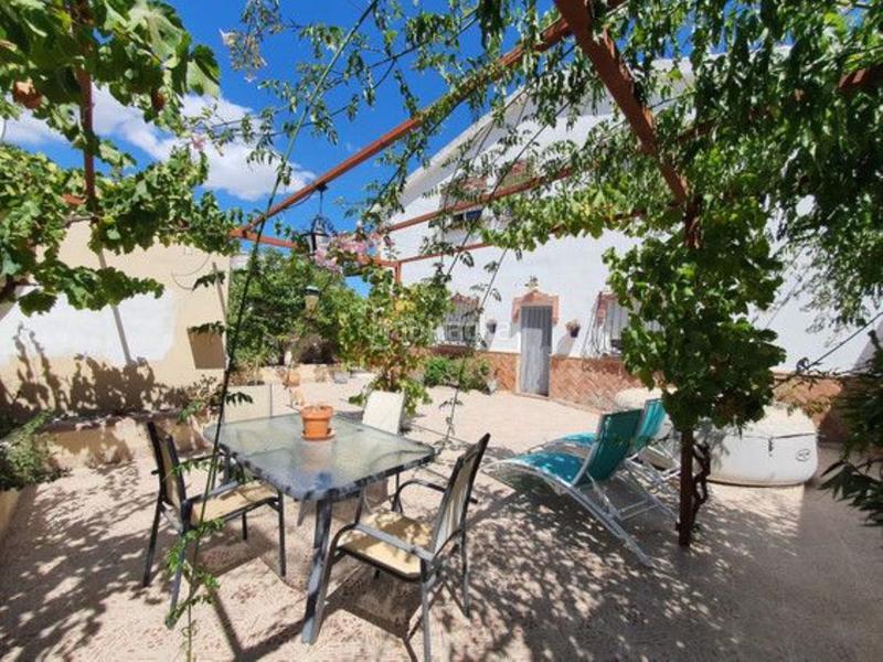 Foto c12d76da-f659-43c9-a887-6bc1210119ad. Masia amb aparcament a Burgo (El)