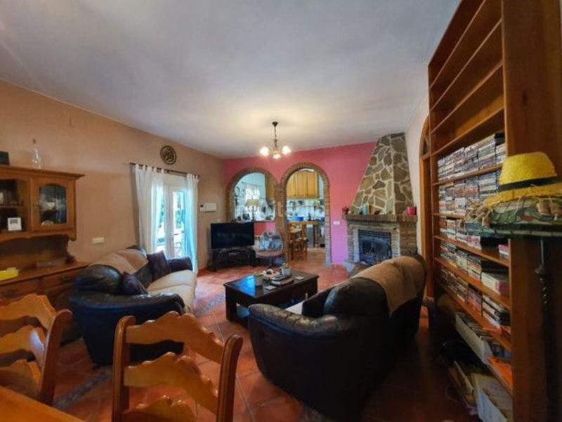 Foto d5ce9abf-1d11-4548-902a-7f7afb7c728a. Masia amb aparcament a Burgo (El)