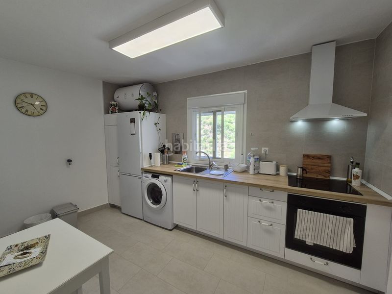 Foto 184f4906-c33e-4907-b957-6d5103ce3386. Casa adossada amb xemeneia calefacció a Tolox