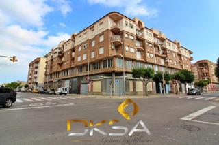 Local Comercial  Carrer del dos de maig. Bonito, amplio y esquinero local comercial en venta en les boque