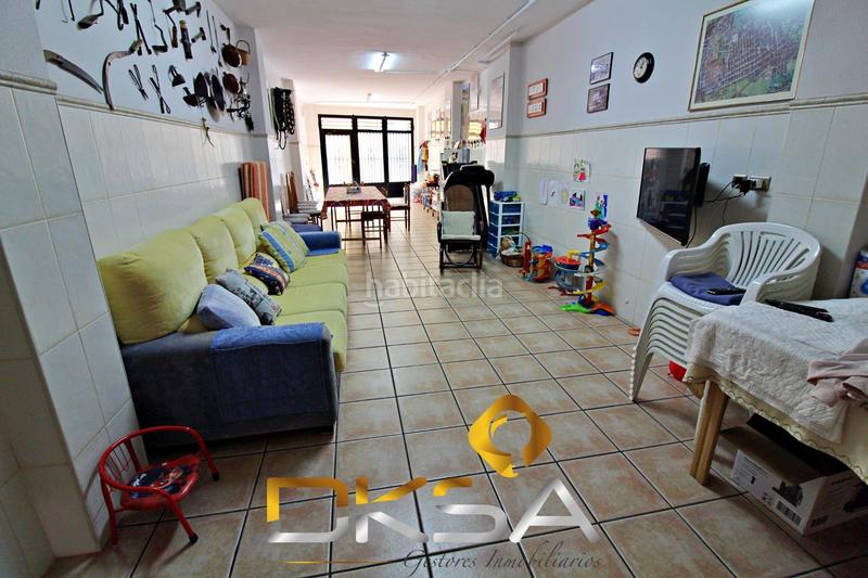 Foto e3bad4c2-4475-4377-9cbc-318502d19106. Casa amb calefacció aparcament a Centro Almazora / Almassora