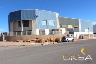 Nau industrial a Camino MIRALCAMP