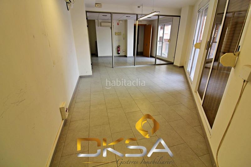 Foto 588726d8-67d5-4822-b08b-cdff324e0f8b. Local comercial  en entresuelo, esquinero en ausias march, vilareal en Villarreal / Vila - real