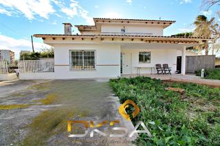Casa aparellada  Serradal. A al venta amplio chalet pareado en el serradal, benicasim