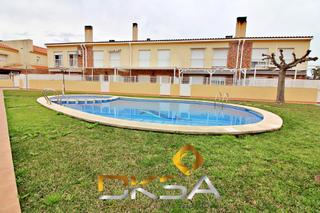 Maison jumelée  Calle formentera. Precioso chalet adosado con piscina comunitaria a un paso de la
