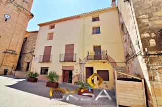 Casa  Plaza esglesia. Casa con encanto en el ayuntamiento de cabanes