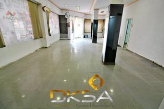 Local Comercial  Calle josep nebot. Amplio local comercial esquinero, con grandes ventanales y bien