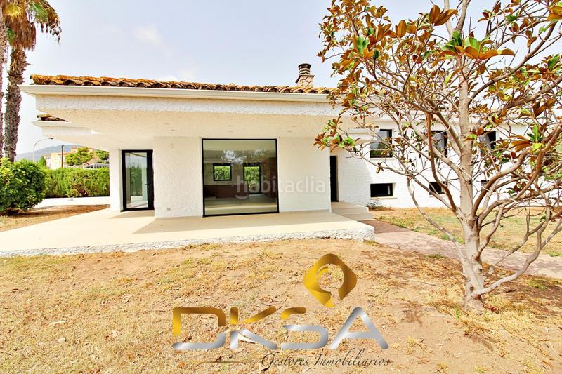 Foto 370be534-bc71-4ba0-bfdc-6b005d4ca280. Chalet espectacular chalet reformado, nuevo a estrenar en la calle cabanes de benicasim en Benicasim / Benicàssim