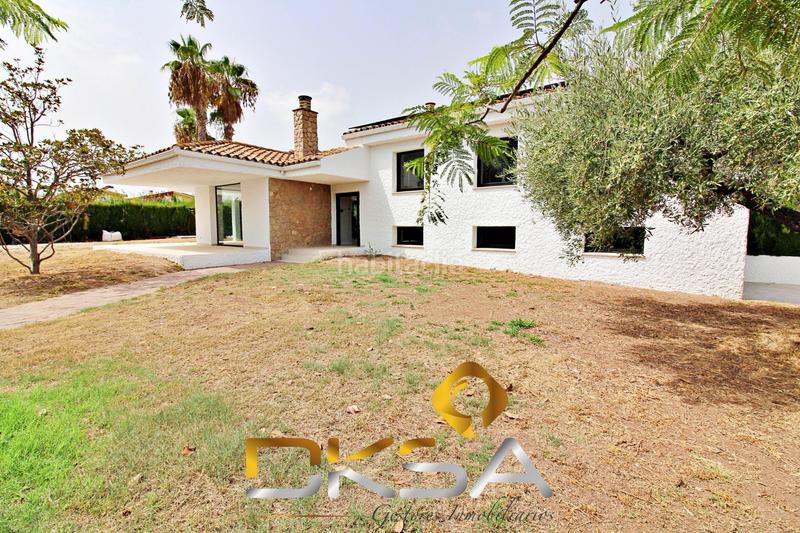 Foto 3c6eba5c-0644-41ac-8d3d-4137ba85f4f7. Chalet espectacular chalet reformado, nuevo a estrenar en la calle cabanes de benicasim en Benicasim / Benicàssim