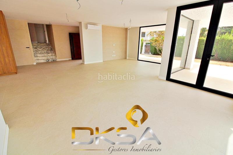 Foto d35a1fa5-1bbb-4021-9119-ce6bb96117ce. Chalet espectacular chalet reformado, nuevo a estrenar en la calle cabanes de benicasim en Benicasim / Benicàssim