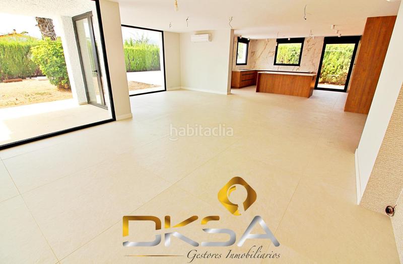 Foto edf0fc97-4e62-4835-b3ff-a73495171258. Chalet espectacular chalet reformado, nuevo a estrenar en la calle cabanes de benicasim en Benicasim / Benicàssim
