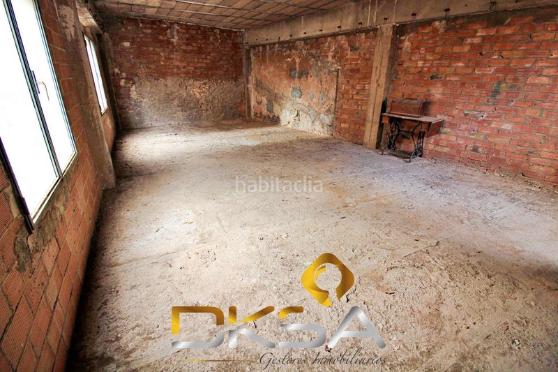 Foto 55e8ca81-c75d-4364-8c28-3cd46ab06f92. Casa amplia casa esquinera con más de 7m de fachada en vilareal en Villarreal / Vila - real