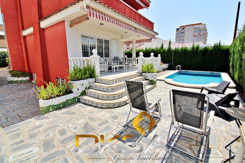 Foto 816018be-61c4-4b34-bd1d-2f7e92419547. Xalet amb calefacció aparcament piscina a Pueblo Benicasim / Benicàssim