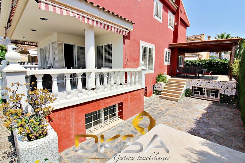 Foto d34f4d68-5143-4709-b88a-2a2d8cb6c536. Xalet amb calefacció aparcament piscina a Pueblo Benicasim / Benicàssim