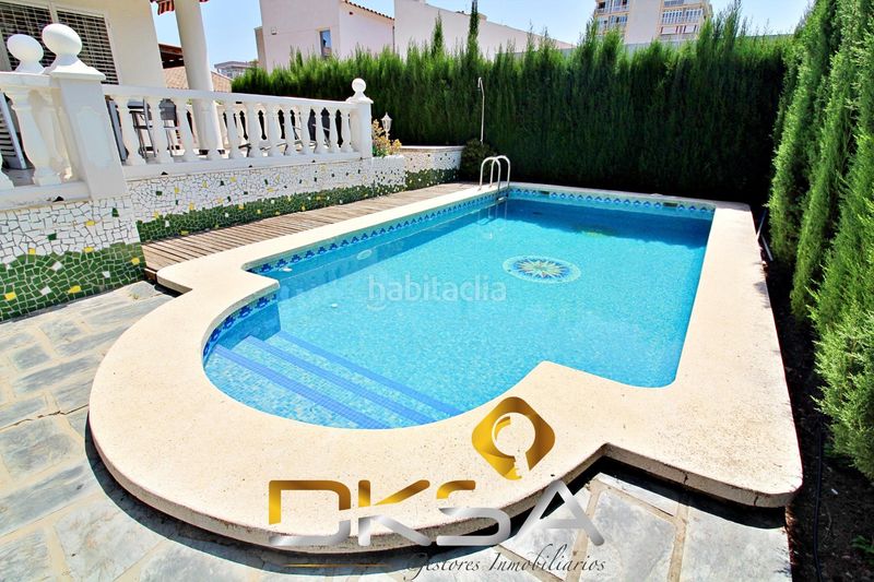 Foto e8854612-b09c-4a9e-8d8f-9b3854e9c443. Xalet amb calefacció aparcament piscina a Pueblo Benicasim / Benicàssim