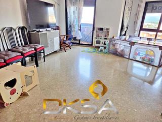 Miete Etagenwohnung  Avenida italia. Amplio piso de reciente construcción en la avenida italia de vil