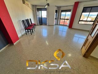 Lloguer Pis  Avenida italia. Piso en alquiler para vivienda habitual.