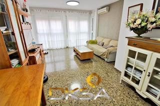 Pis  Calle calvari. Precioso piso amplio y listo para entrar a vivir, todo exterior