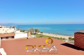 Appartement  Calle amplaries. Apartamento en primera l�nea con preciosas vistas al mar, oropes