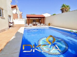 Rent Chalet  Calle vicente asensio. Fabuloso chalet con piscina a un paso de la playa del heliópolis