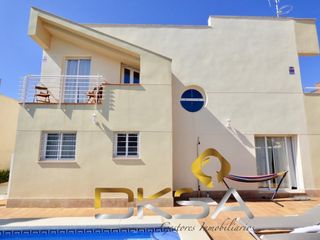 Location Chalet  Calle vicente asensio. Villa con piscina a un paso de la playa del heliópolis