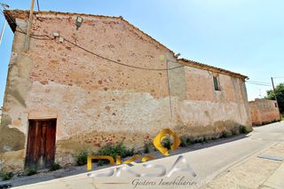 Casa en Alqueries (Les) / Alquer�as del Ni�o Perdido. A la venta enorme casa con cochera para reformar en alquer�as