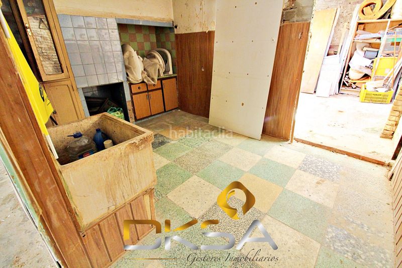 Foto 5e30d089-4dcb-477f-8f35-ce0f1070bcce. Casa  económica para reformar que da a 2 calles en vilareal en Villarreal / Vila - real