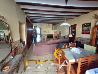 House  Calle dr fleming. Casa tradicional de 233 m2 con terrazas y muchas posibilidades e